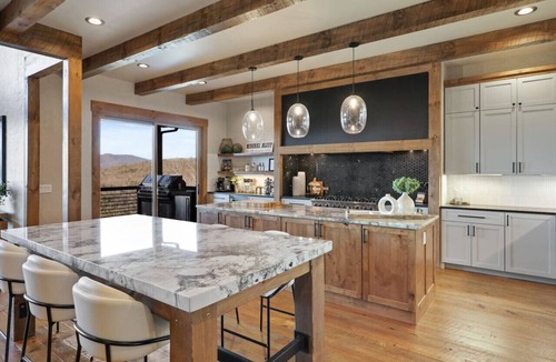 Ridgeline Vistas Cabin | Luxury Cabin - Mountain Views, Pool Table, Hot Tub