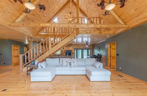 Rombauer Cabin | Luxury Cabin - views, pond, 56 acres - Sleep 10+