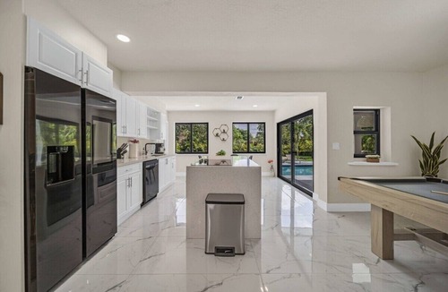 North Miami Villa | Luxury Casa Bianca Heated Pool Volleyball Firepit