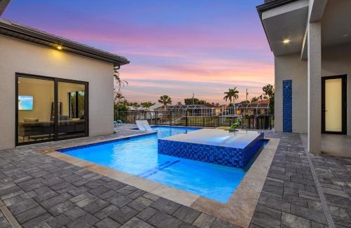 Yacht Club House | LUXURY - Close to Beach! - Pool Table, Heated Pool & Spa - Serenity Oasis - Roelens