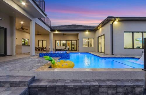 Yacht Club House | LUXURY - Close to Beach! - Pool Table, Heated Pool & Spa - Serenity Oasis - Roelens