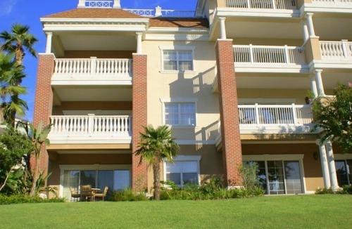 Reunion Condo | Luxury Condo - Free Parking - Cable TV - Free Waterpark - Reunion Membership