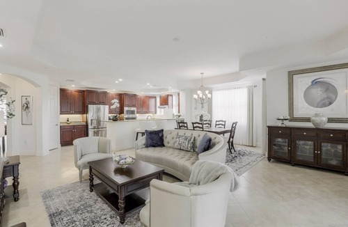 Vineyards Condo | Luxury condo with Beautiful Lake and Golf Course in Vineyards Community