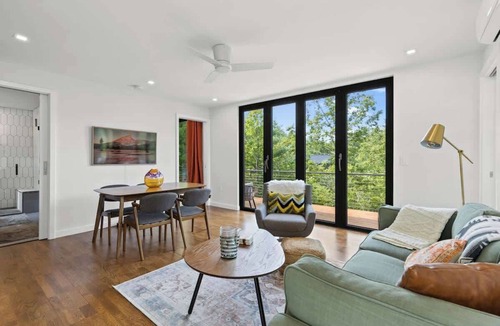 Young Harris Apartment | Luxury Container | Retreat In Bloom Pool Sauna