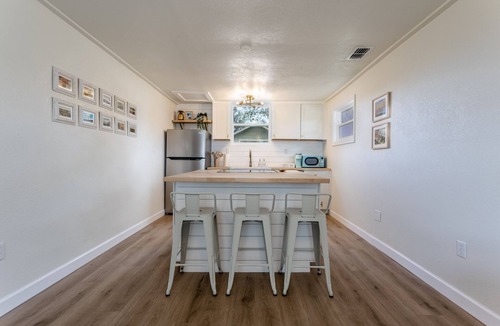 Lake Hamilton Cottage | Luxury Cottage Near Legoland & Chain of Lakes