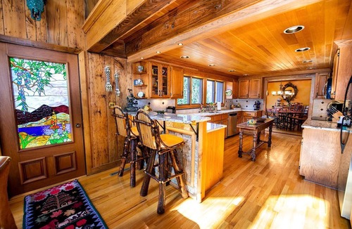Sugar Grove Cottage | Luxury Cottage Ranch with Hot-Tub, Theater and Pool Table in Watauga County, North Carolina