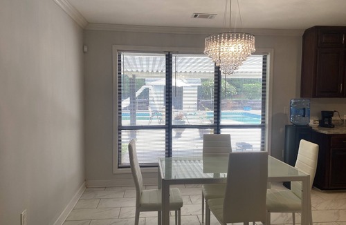 Conyers House | Luxury Duplex: Great for Romantic Getaway or Family Vacation (8 GUESTS MAXIMUM)