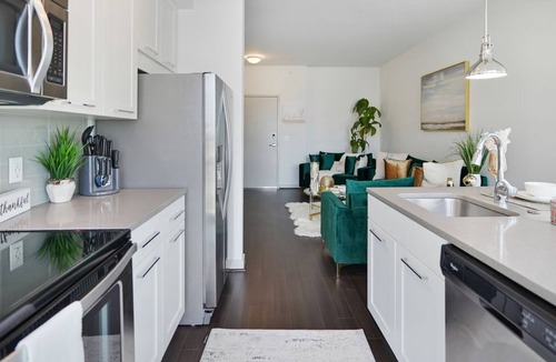 Lenox Apartment | LUXURY EMERALD MANOIR