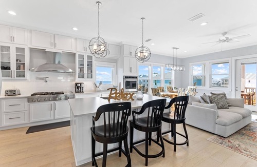 Seagrass House | Luxury Escape, Pool, Hot Tub & Firepit