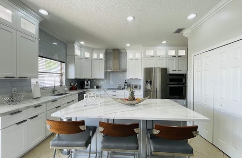 Mandalay House | Luxury Escapes Home W/Heated Pool & Spa Near IMG & Siesta Key Beach