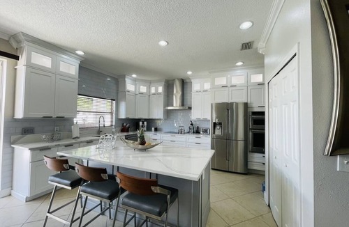 Mandalay House | Luxury Escapes Home W/Heated Pool & Spa Near IMG & Siesta Key Beach