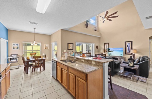 Highgate Park House | Luxury executive villa near Disney World in a gated community, WELCOME HOME