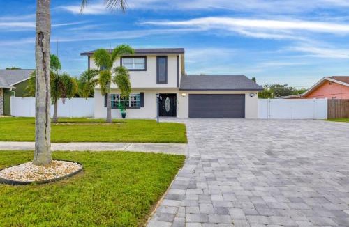 Whitfield House | Luxury Family House Near Coast Sleeps 14