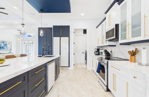 Burnt Store House | Luxury Family Stay, Heated Pool, Beaches, Parks