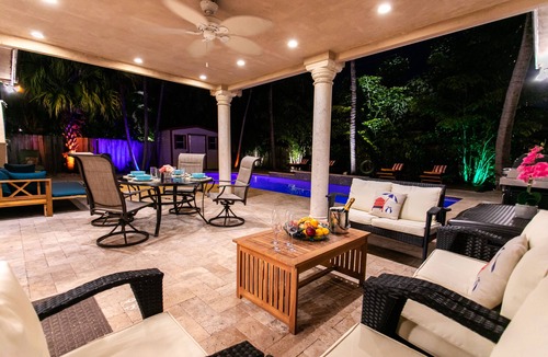 Dania Beach House | Luxury Family Villa with Salt Water Heated Pool & Hot Tub by the Beach!