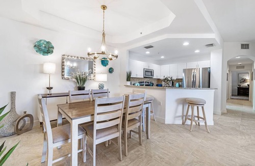 Pelican Condo | Luxury Ground Floor Condo - Pool - Fitness Center