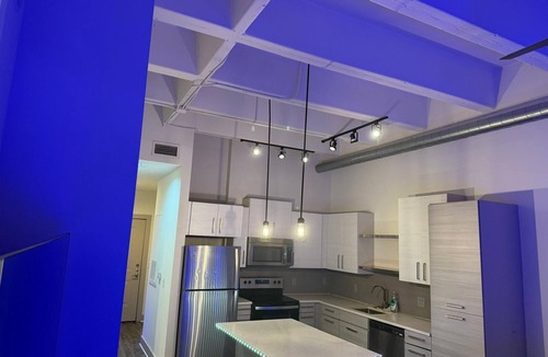 Downtown Atlanta Apartment | Luxury Highrise 20th floor 2-bed/2 bath in Downtown Atlanta w Gym Pool Game room