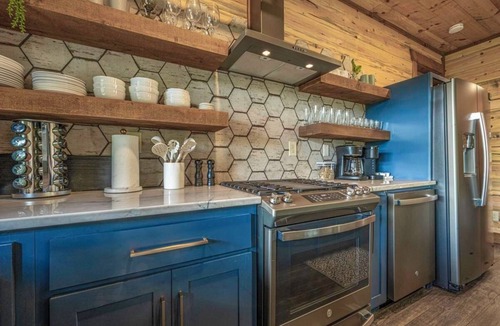 Foxfire Estates Cabin | Luxury Holiday Retreat+Hot Tub+Pool Table+Mtn view