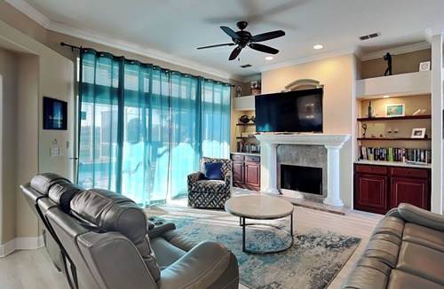 Painters Walk House | Luxury Home with Water Views, Private Pool+ Outdoor Bar + Grill
