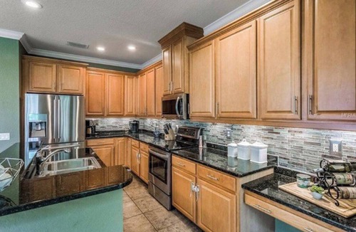 Courier City - Oscawana House | Luxury Hyde Park Townhome- WALK TO RESTAURANTS/BARS
