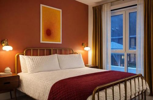Spring Garden Apartment | Luxury King 2BR 4 Beds Sleeps 8 Near the Met