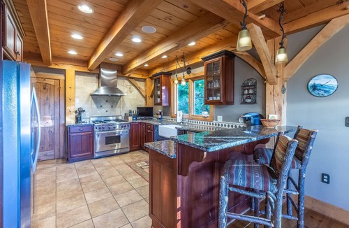 Bryson City Apartment | Luxury Lakeview Cabin With Hot Tub and Game Room