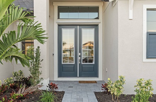 Braden River House | Luxury living in a gorgeous modern rental with access to Pool, Gym and more.