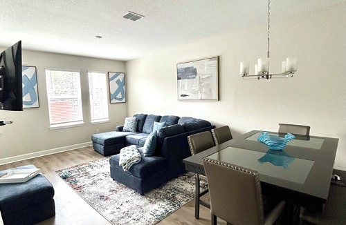 Oakford Park House | Luxury Living: Midtown Tampa Haven