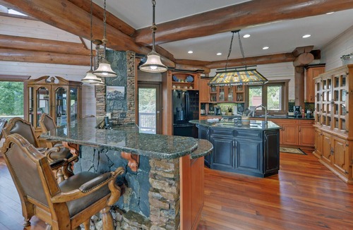 Hiawassee House | Luxury Living on the Lake with Private Boat Dock Kayaks Firepits Hot Tub & Views