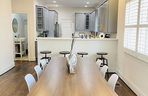 Old Fourth Ward House | Luxury Living w/Skyline View+Wine Bar+Huge Master Suite near PCM & Beltline