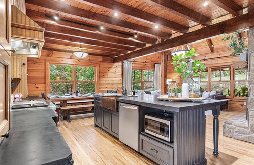 Banner Elk Cabin | Luxury Lodge | Unmatched Long Range Views, Hot Tub, Game Rm, Fire Pit