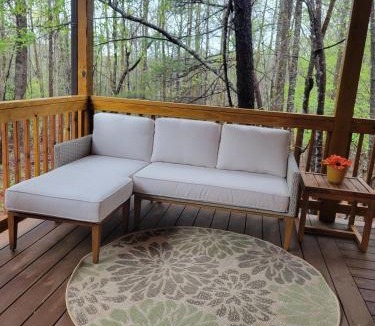 Rutherfordton House | Luxury Loft Cabin 5 miles to TIEC for the Equestrian Internationl Games