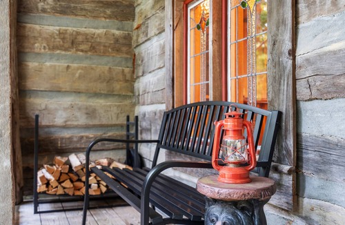 Linville Falls Cabin | Luxury Log Cabin: Scenic Views Near Linville Falls