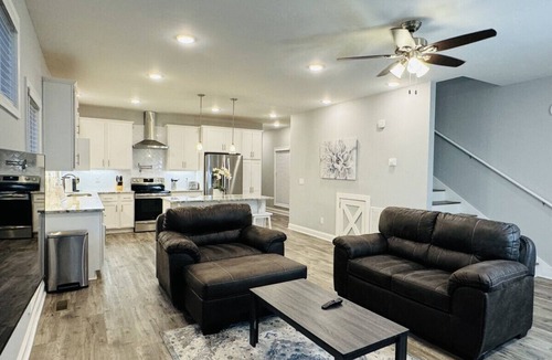 Augusta House | Luxury Medical District Home, EV Charger, Gated #9
