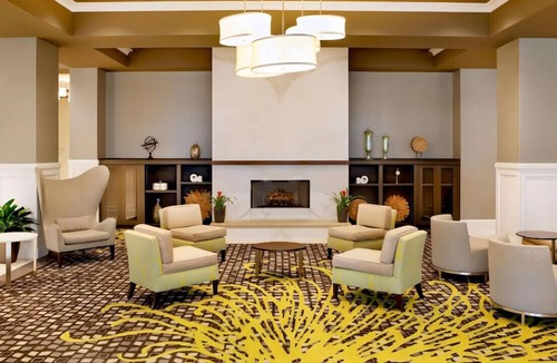 College Park House | Luxury Meets Style & Comfort! Pool Access, Bar