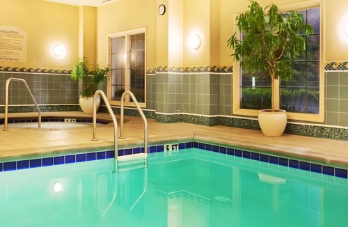 College Park House | Luxury Meets Style & Comfort! Pool Access, Bar