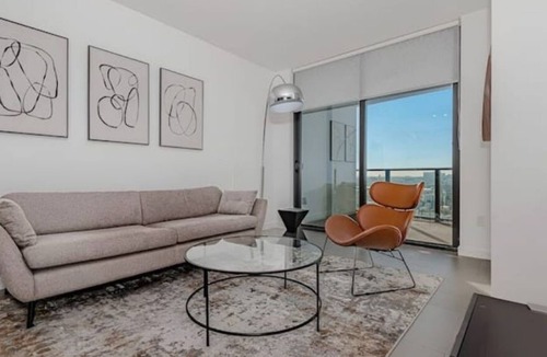 Town Square Apartment | Luxury Miami Retreat: Modern State of the Art Amenities & Stunning Views