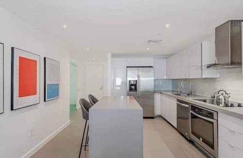 Town Square Apartment | Luxury Miami Retreat: Modern State of the Art Amenities & Stunning Views