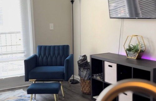 Atlantic Station Area Apartment | Luxury Midtown Apartment w/ gym, pool, and balcony next to Atlantic Station!