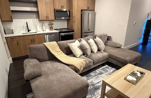 Westside Apartment | LUXURY MIDTOWN ATLANTA RETREAT WALK TO DINING, ATTRACTIONS & NIGHTLIFE