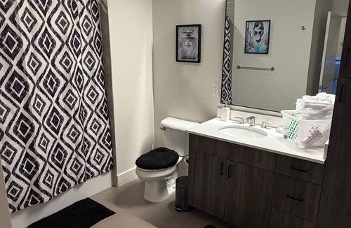Westside Apartment | LUXURY MIDTOWN ATLANTA RETREAT WALK TO DINING, ATTRACTIONS & NIGHTLIFE