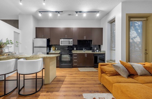 Lindridge-Martin Manor Apartment | luxury modern Buckhead loft walks to shopping , dining & nightlife