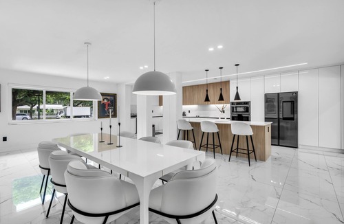 Brickell House | Luxury Modern Villa in heart of Brickell with Heated Pool & HotTub