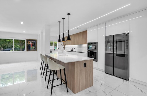 Brickell House | Luxury Modern Villa in heart of Brickell with Heated Pool & HotTub