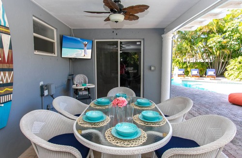Dania Beach House | Luxury Modern Villa w/ Heated Pool by the Beach
