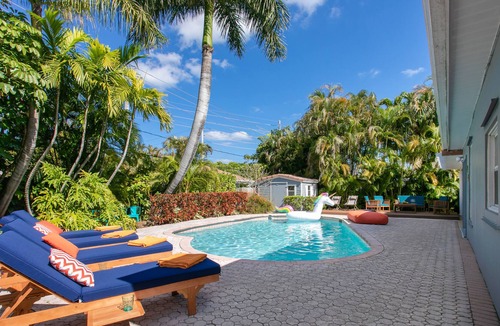 Dania Beach House | Luxury Modern Villa w/ Heated Pool by the Beach