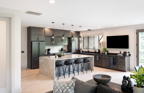 Waynesville House | Luxury Mountain View Retreat - Hot Tub, Cold Plunge, Mins to Waynesville