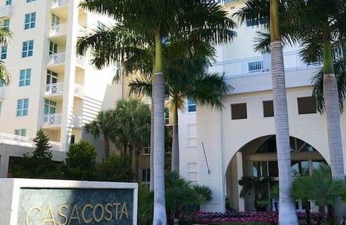 Boynton Beach Condo | Luxury Near the Beach! BEACH PASS INCLUDED!