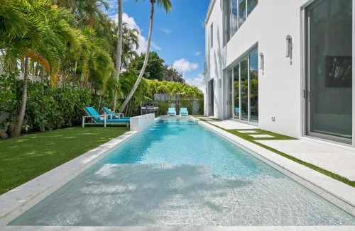 The Bluffs Villa | Luxury New Modern Beach Mansion in BEST Location!