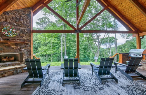 Maggie Valley Cabin | Luxury Newly Built Cabin, 4 King Suites, Sleeps 12 !